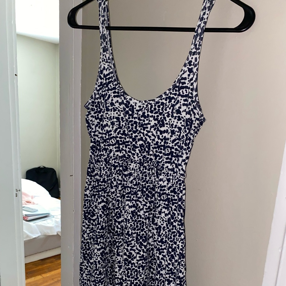 Adorable flowy summer dress